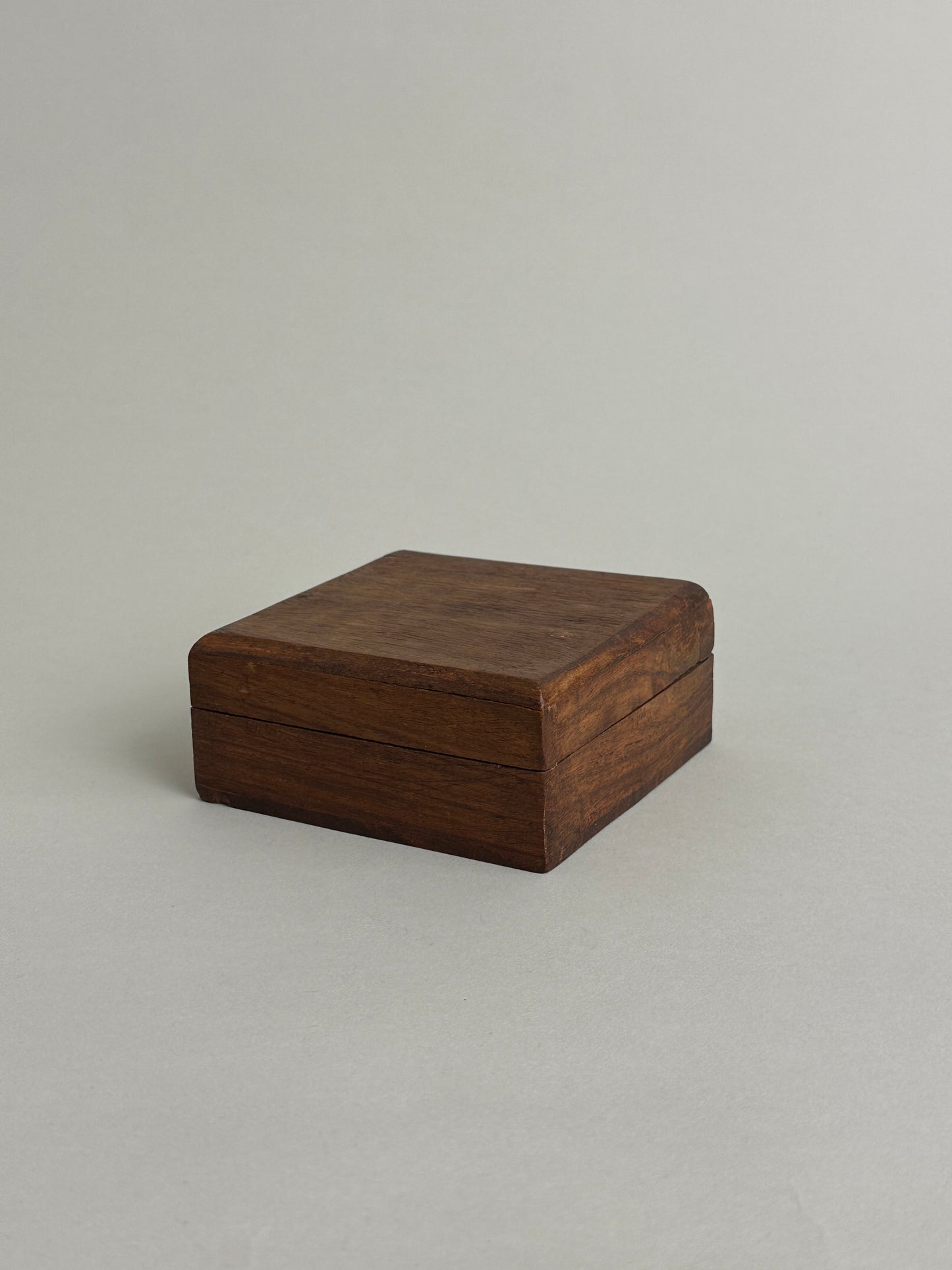 WOOD BOX / CATCHALL WITH HINGED LID - INDIA