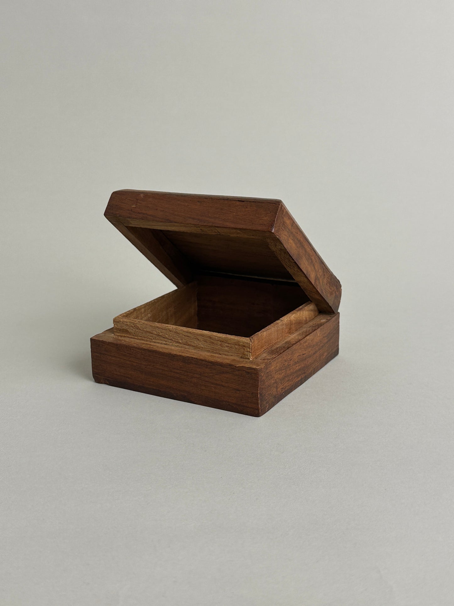 WOOD BOX / CATCHALL WITH HINGED LID - INDIA