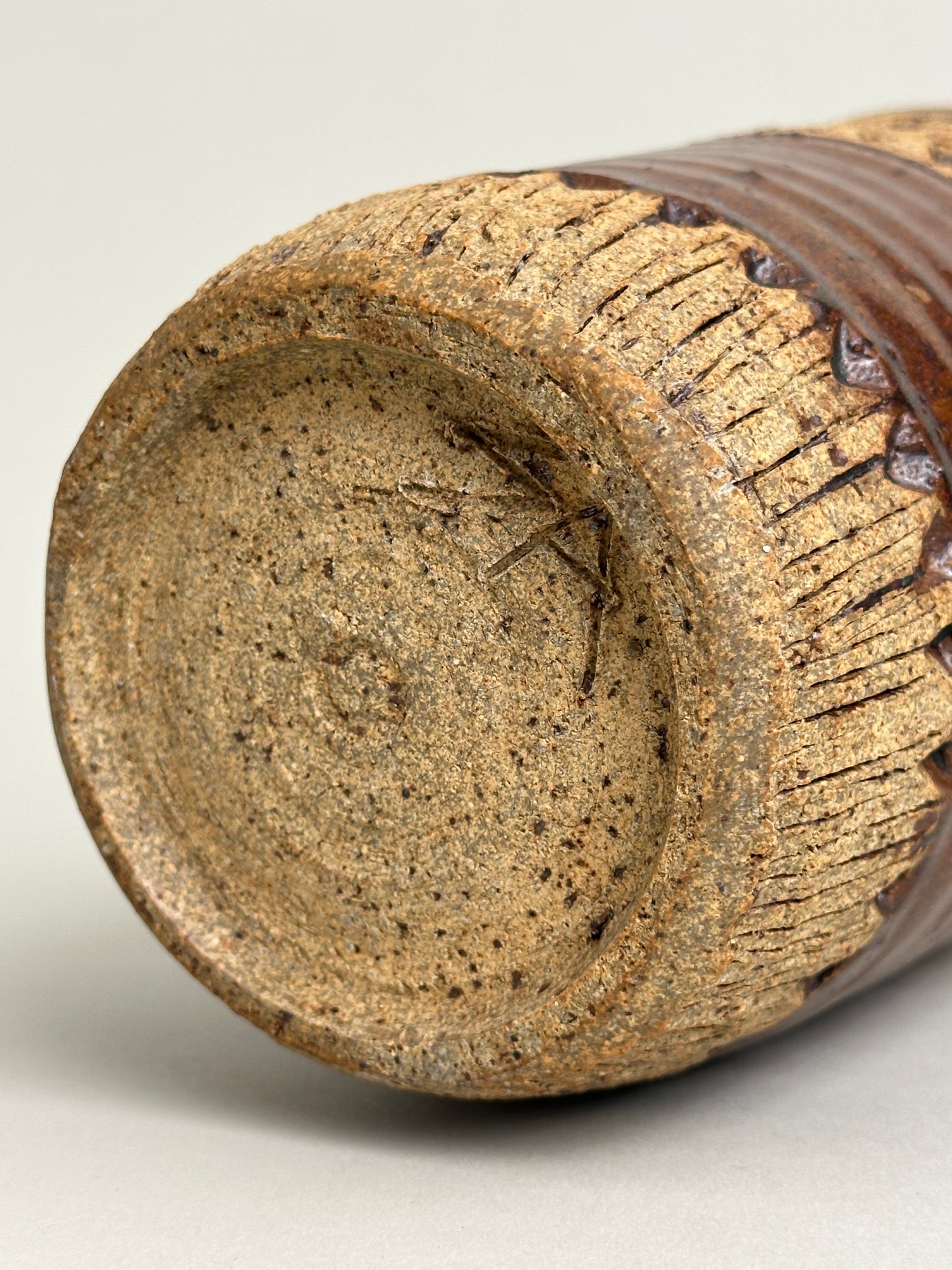 STONEWARE VASE / UTENSIL HOLDER