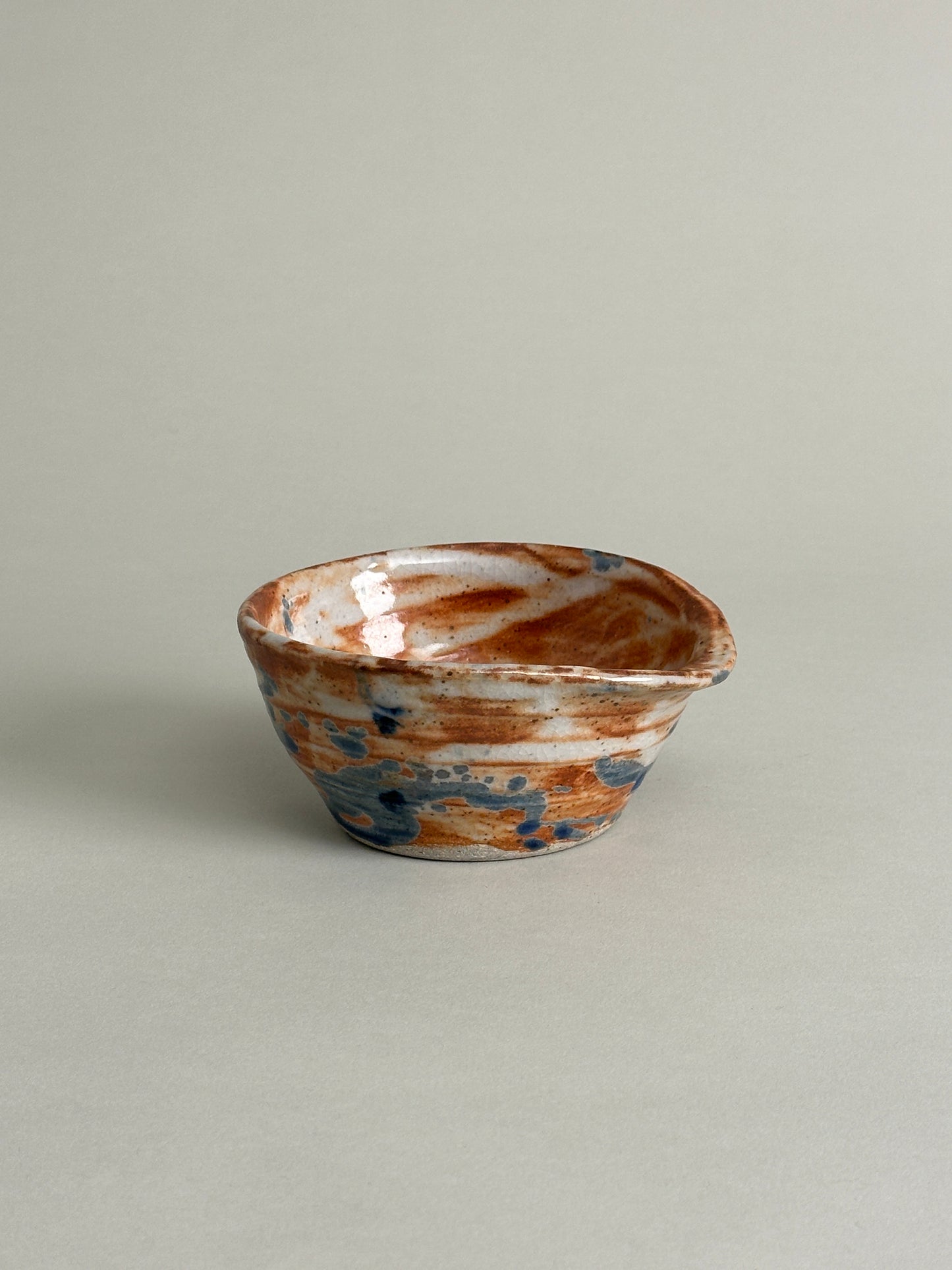 HANDMADE SPLATTER POTTERY BOWL WITH SPOUT