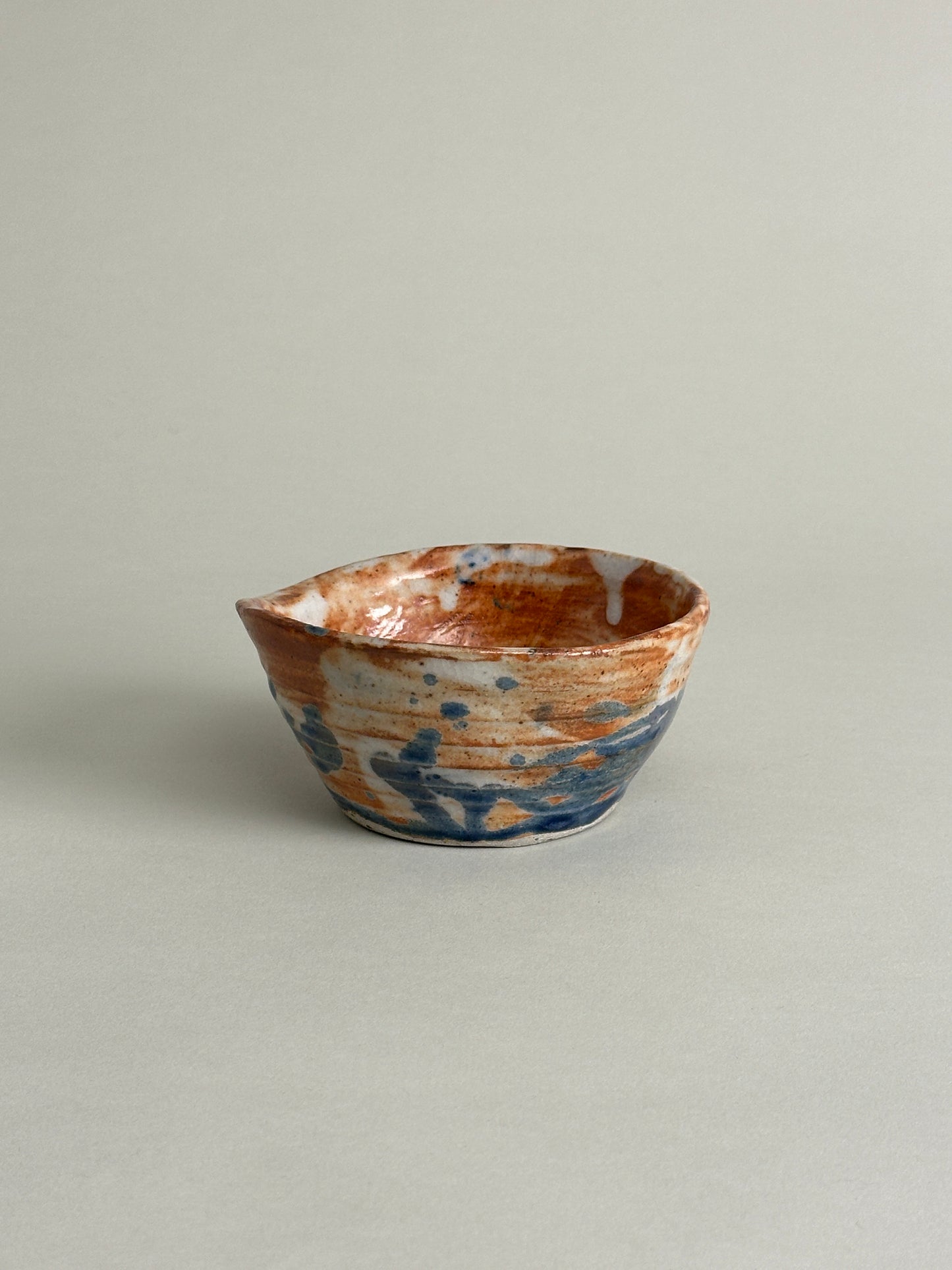 HANDMADE SPLATTER POTTERY BOWL WITH SPOUT