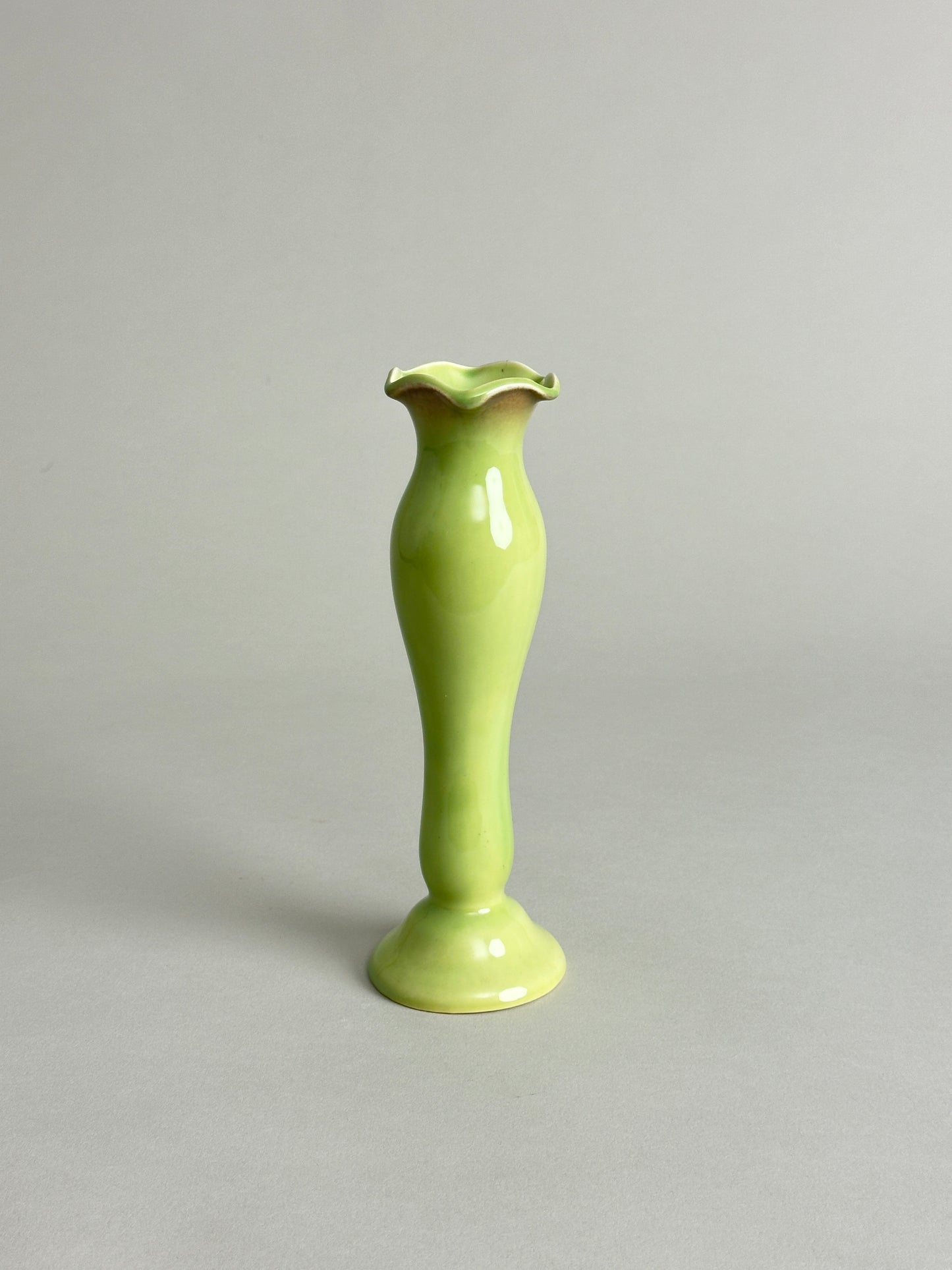 CERAMIC MINTY GREEN STEM VASE WITH SCALLOPED RIM - 1950S