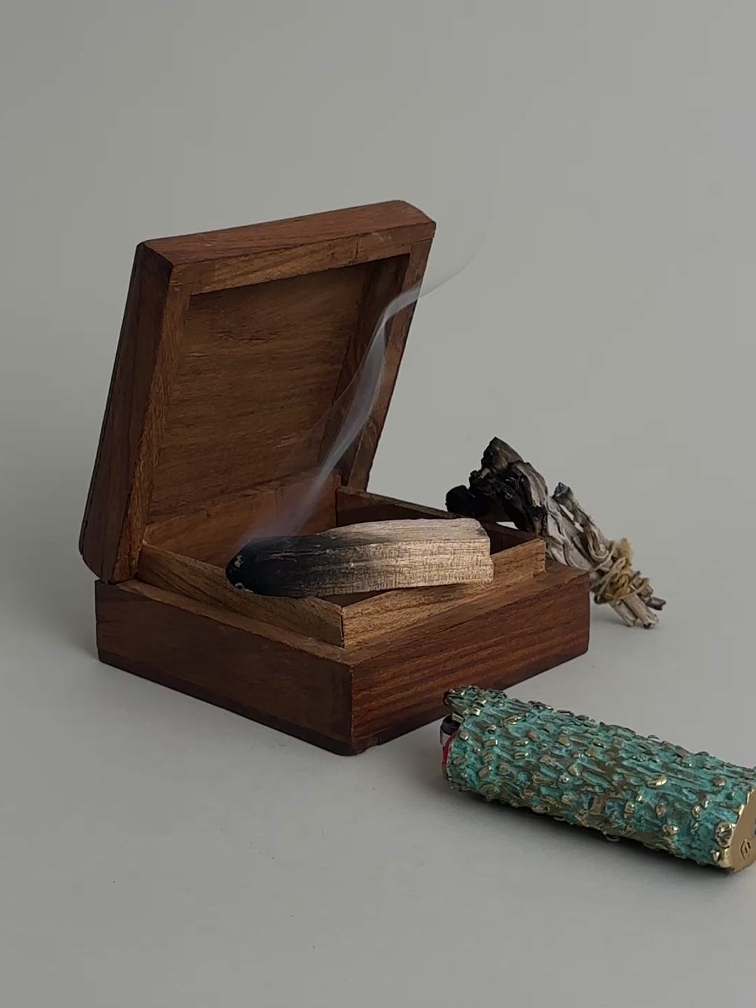 WOOD BOX / CATCHALL WITH HINGED LID - INDIA